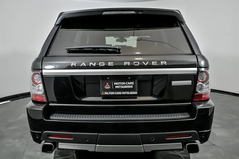 Used 2013 Santorini Black Metallic Land Rover Autobiography image 9