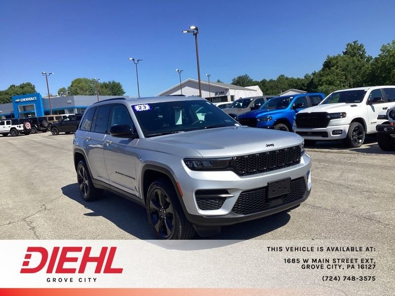 Used 2023 Silver Jeep Altitude X image 1