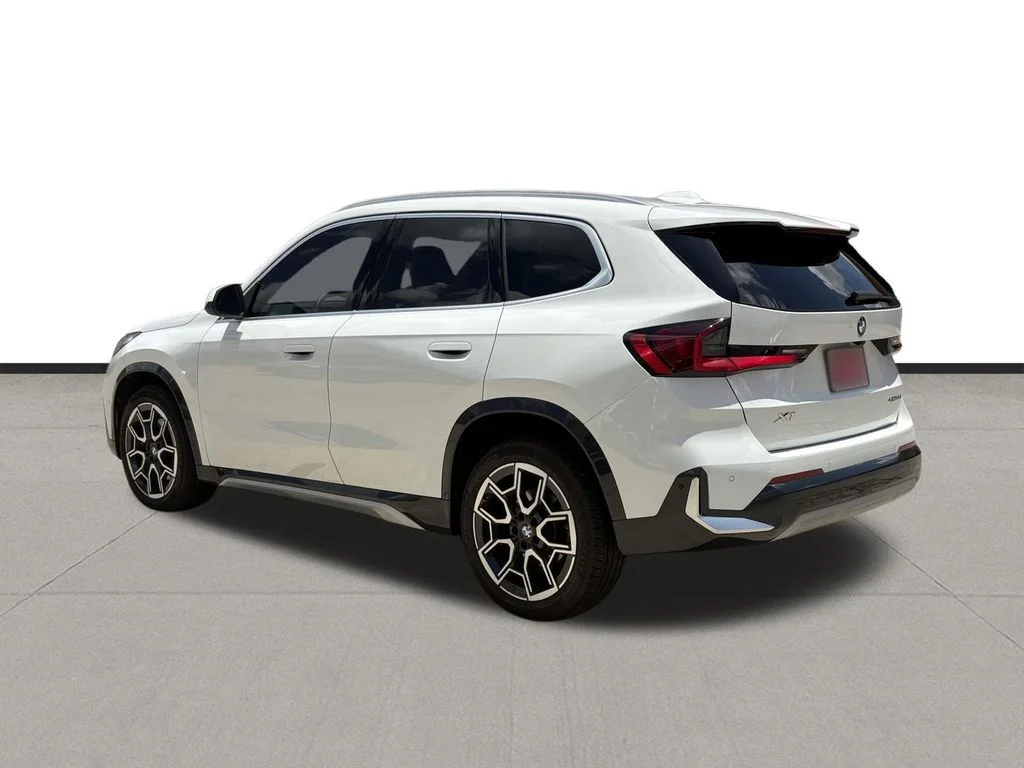 Used 2025 Alpine White BMW xDrive28i image 7