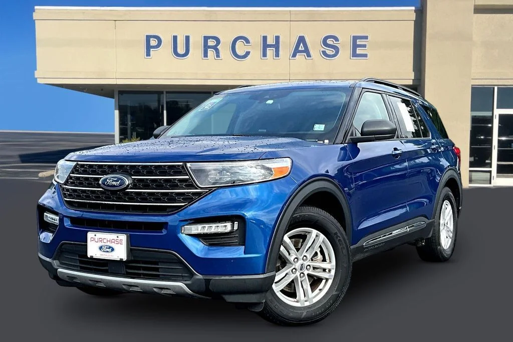 Used 2022 Blue Metallic Ford XLT image 3