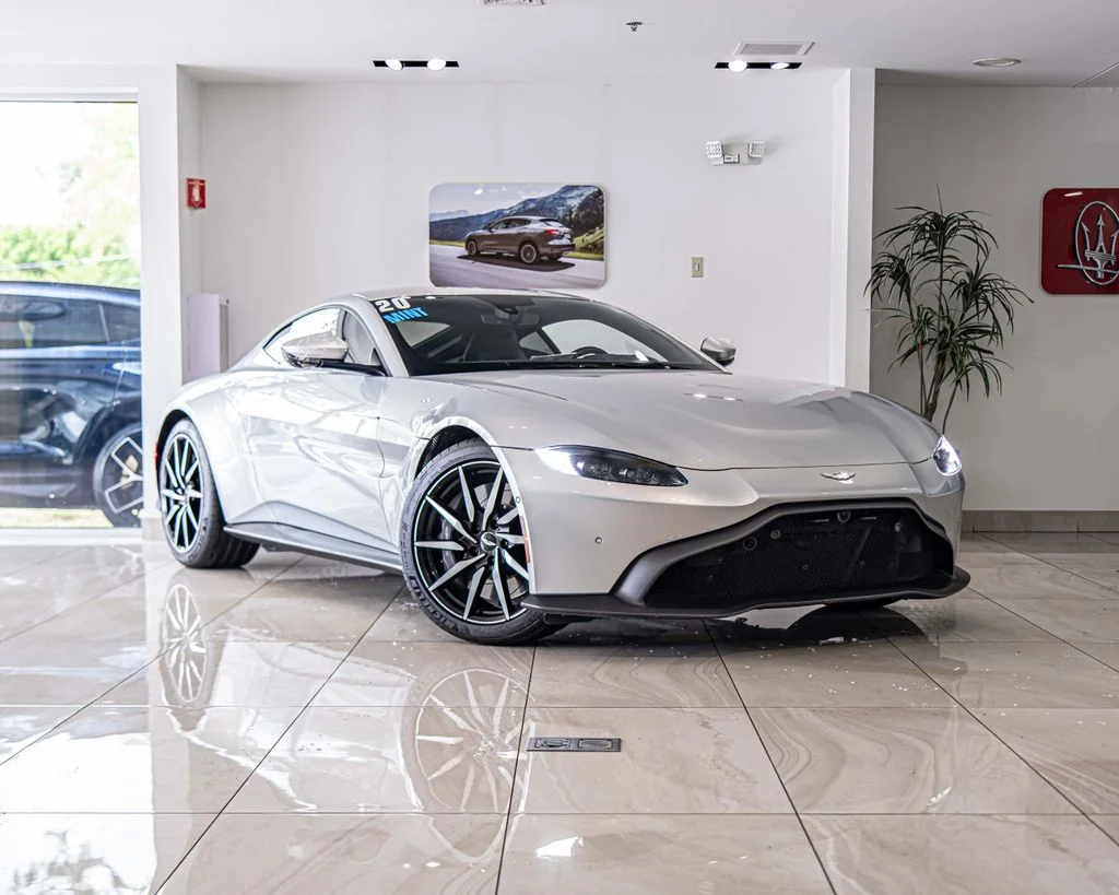 Used 2020 Silver Aston Martin Base image 5
