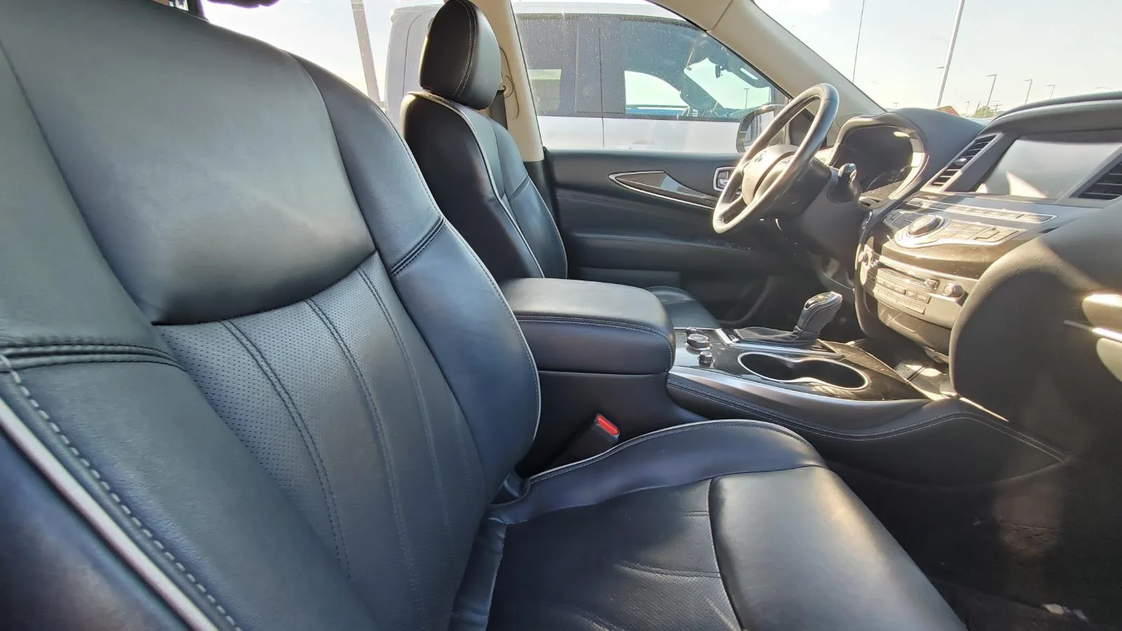 Used 2019 Hermosa Blue INFINITI LUXE image 4