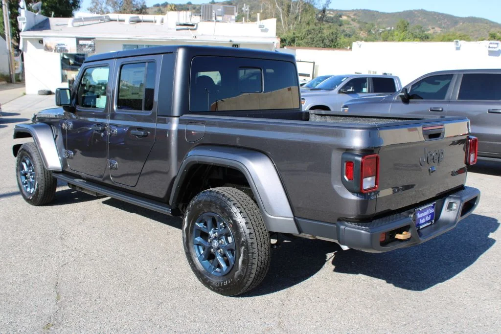 New 2026 Granite Crystal Metallic Clearcoat Jeep 85th Anniversary Edition image 6