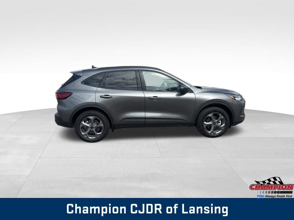 Used 2025 Gray Metallic Ford ST-Line Select image 8