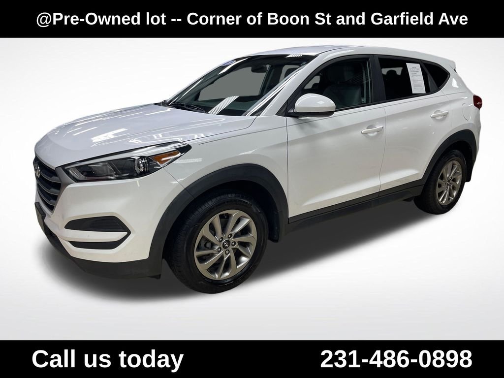 Used 2018 White Hyundai SE image 1