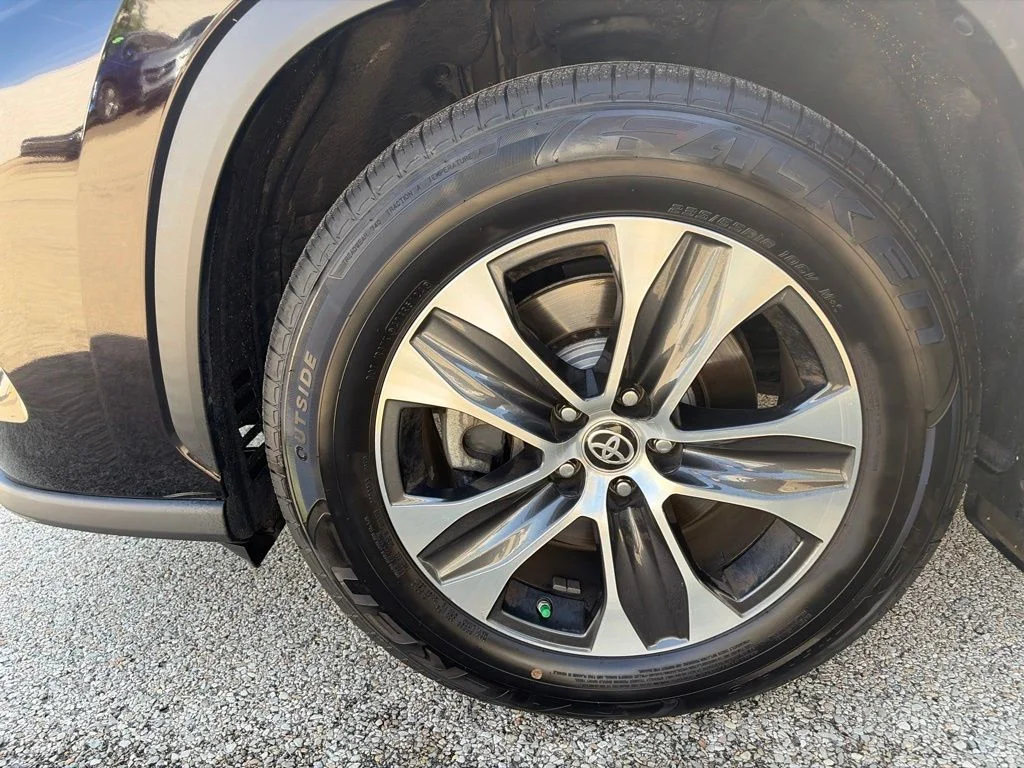 Used 2021 Brown Toyota XLE image 26