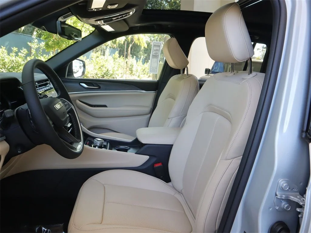 New 2023 Silver Jeep 4xe image 21
