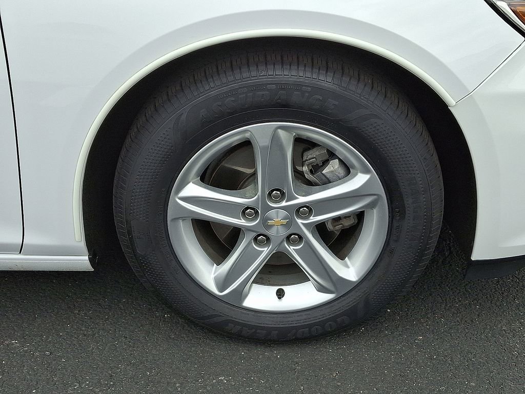 Certified Used 2022 Summit White Chevrolet LS image 8