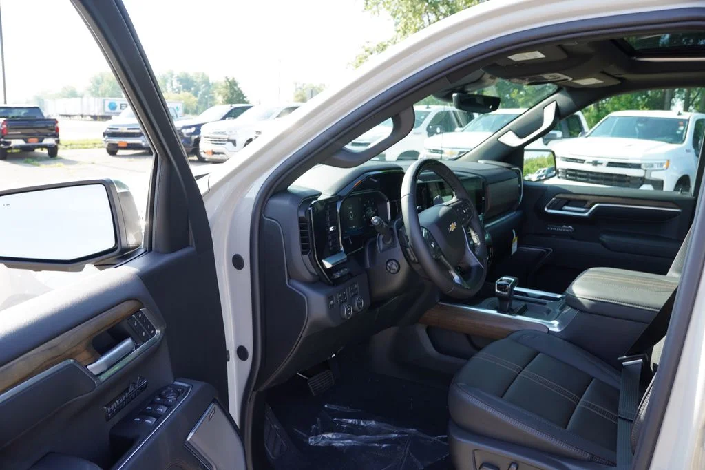 2026 Chevrolet Silverado 1500 High Country - Photo 11