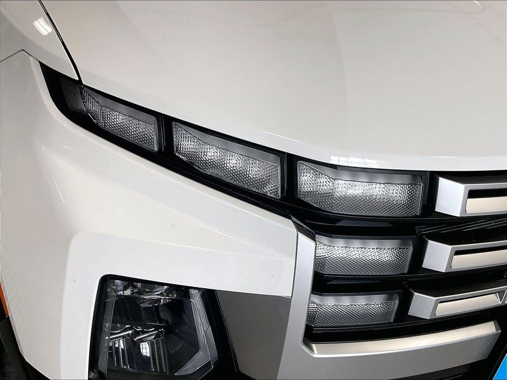 Used 2025 White Hyundai SEL image 32