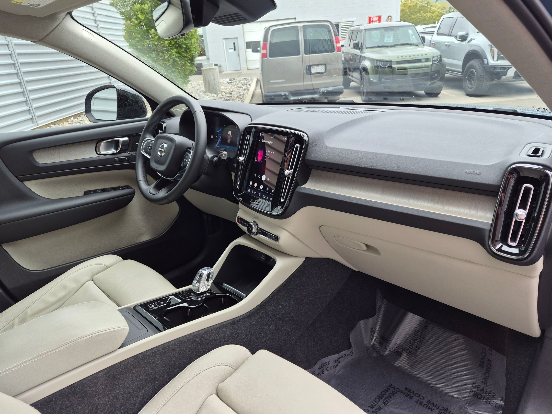 Certified Used 2023 Fjord Blue Volvo Plus Dark Theme image 31