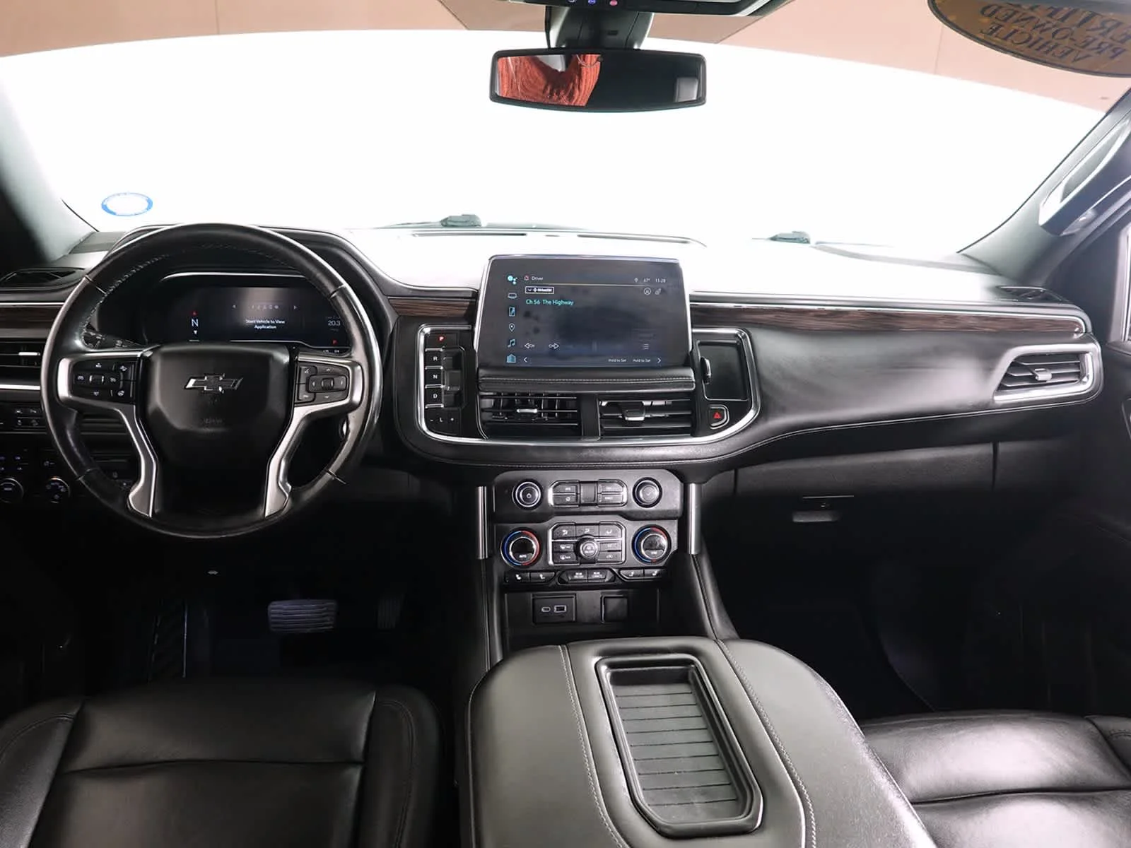 Certified Used 2022 WHITE Chevrolet Z71 image 2