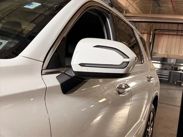 Used 2020 White Hyundai SEL image 9