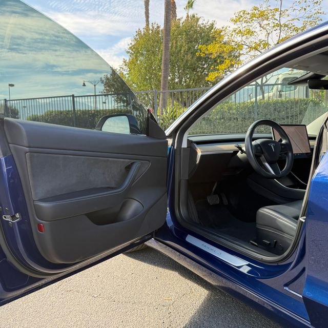 Used 2019 Blue Tesla Standard Range Plus image 24