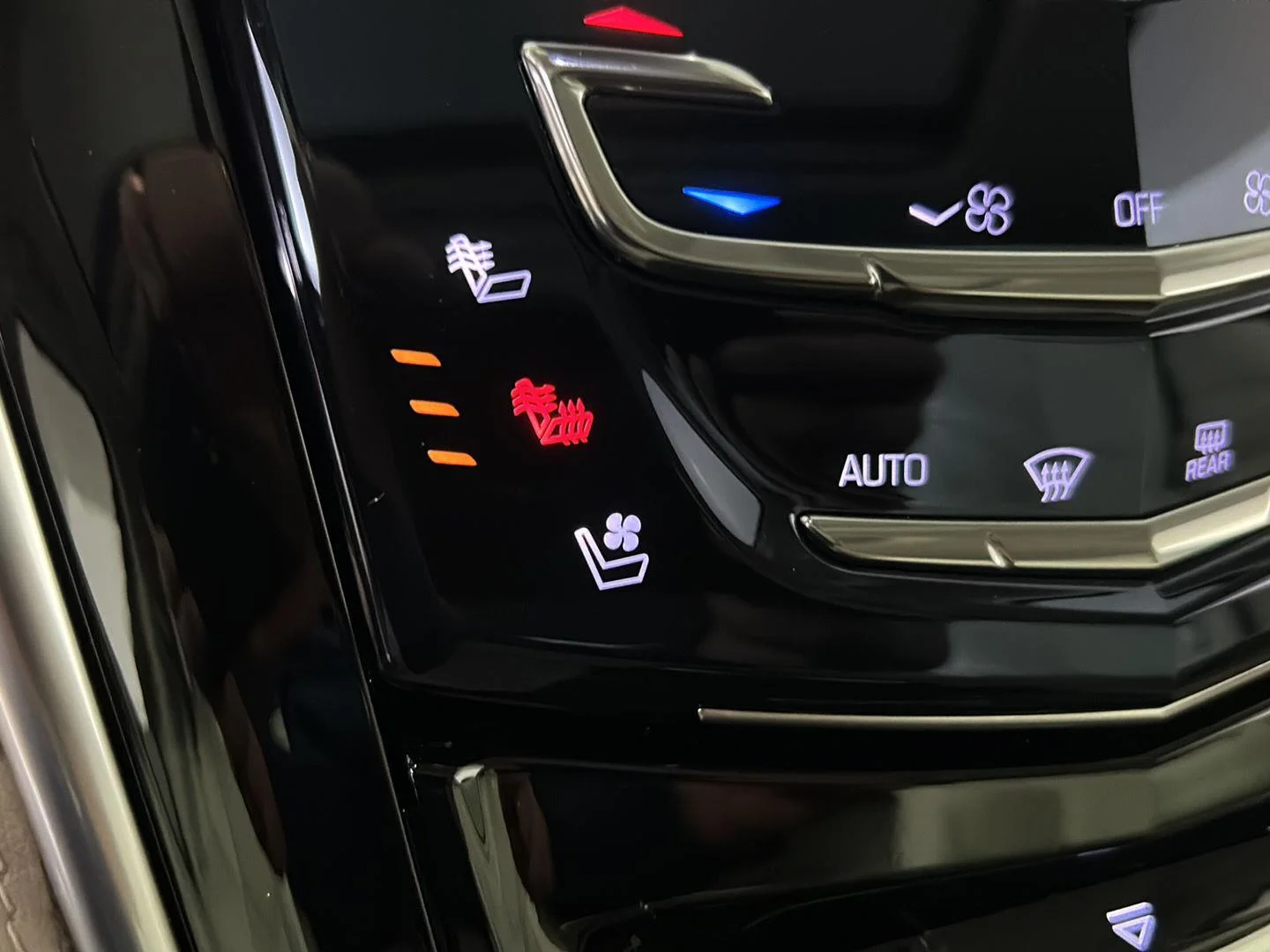 Used 2020 Shadow Metallic Cadillac Premium Luxury image 36