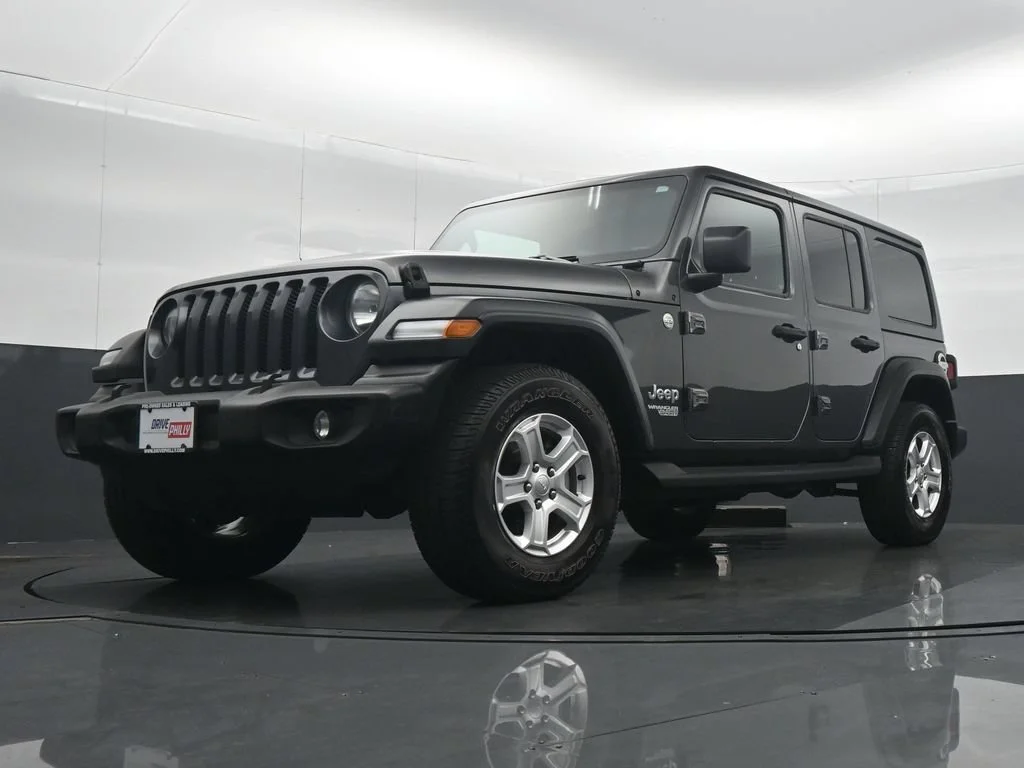 Used 2018 Gray Jeep Unlimited Sport S image 25