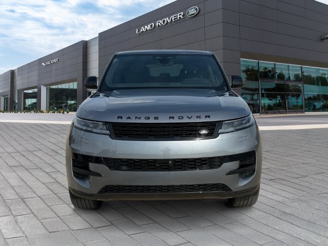 Used 2025 Eiger Grey Metallic Land Rover SE image 8
