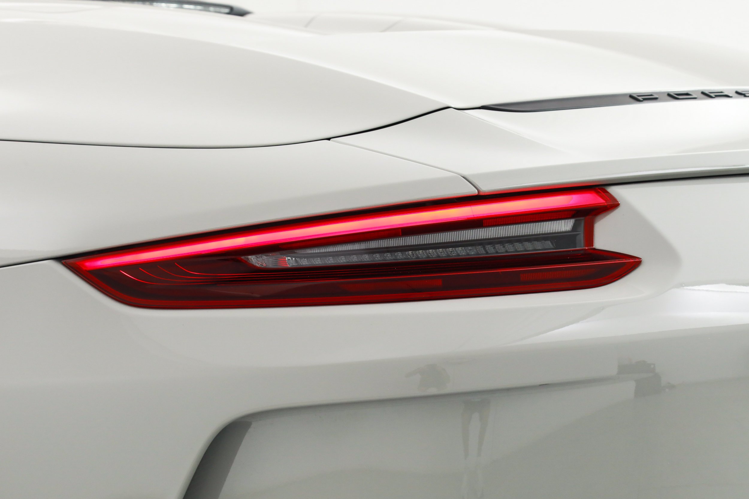 Used 2019 Chalk Porsche Speedster image 14