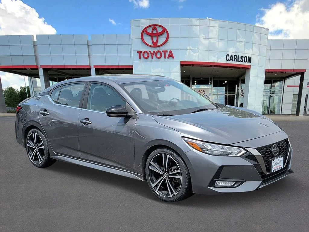 Used 2021 Nissan Sentra SR with VIN 3N1AB8DV6MY204402 for sale in Minneapolis, Minnesota