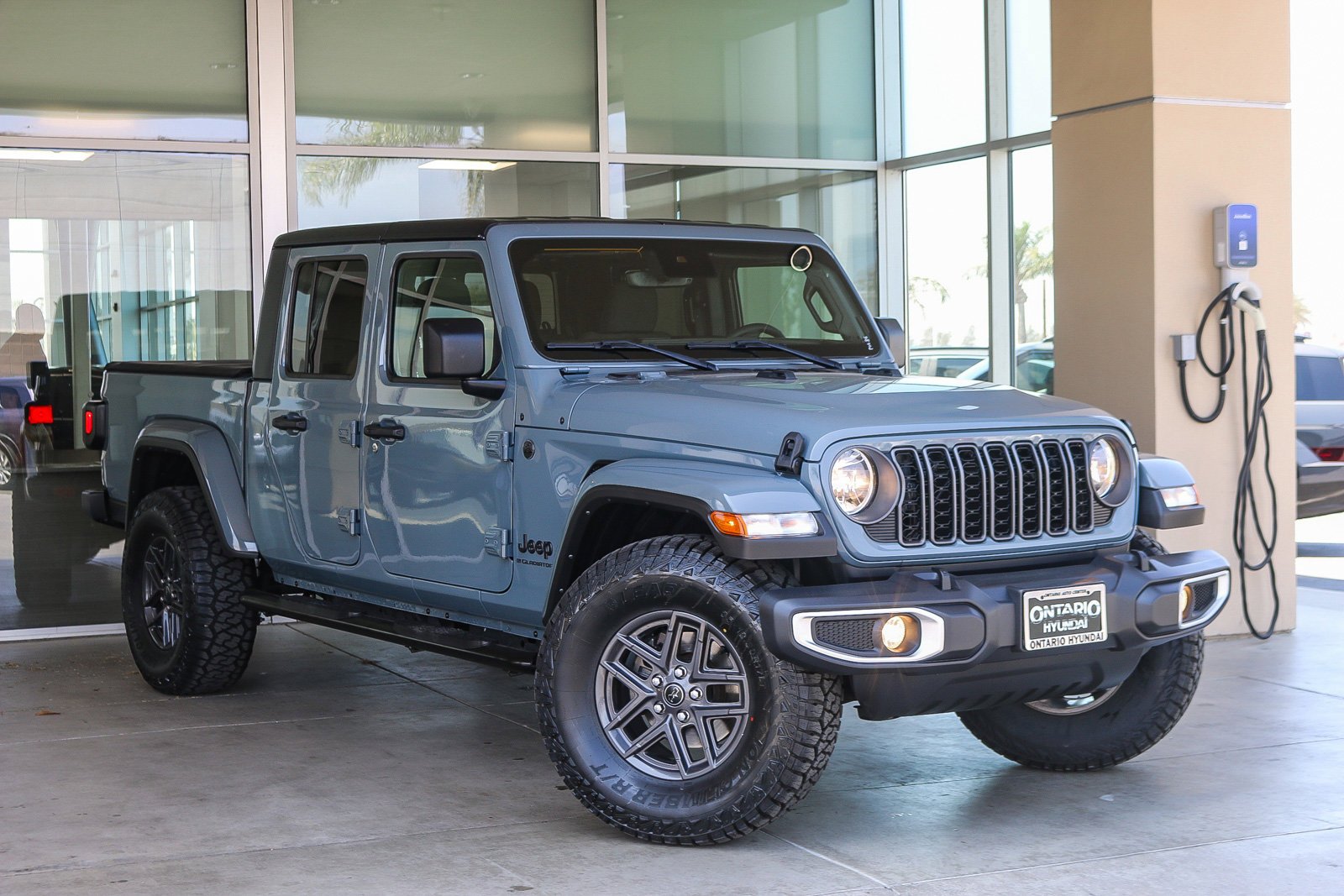 Used 2024 Anvil Clear Coat Jeep Sport S image 2