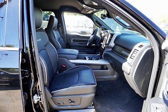 New 2026 Diamond Black Crystal Pearl-Coat Exterior Paint RAM Laramie image 18