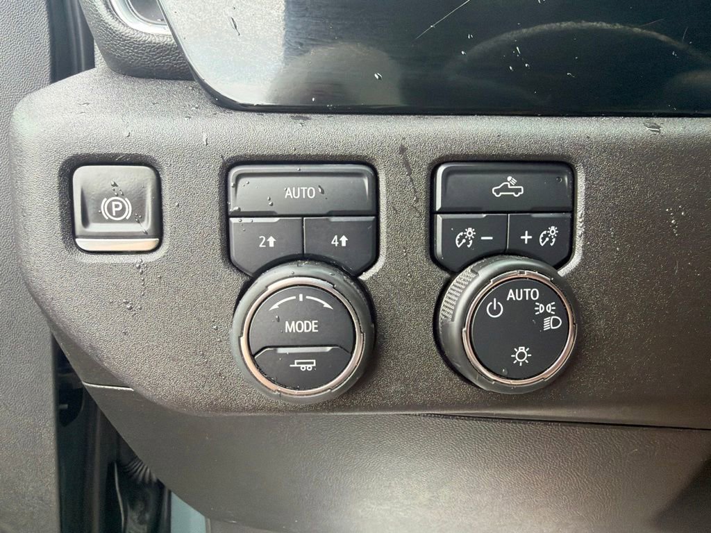 Used 2025 Cypress Gray Chevrolet LT image 30