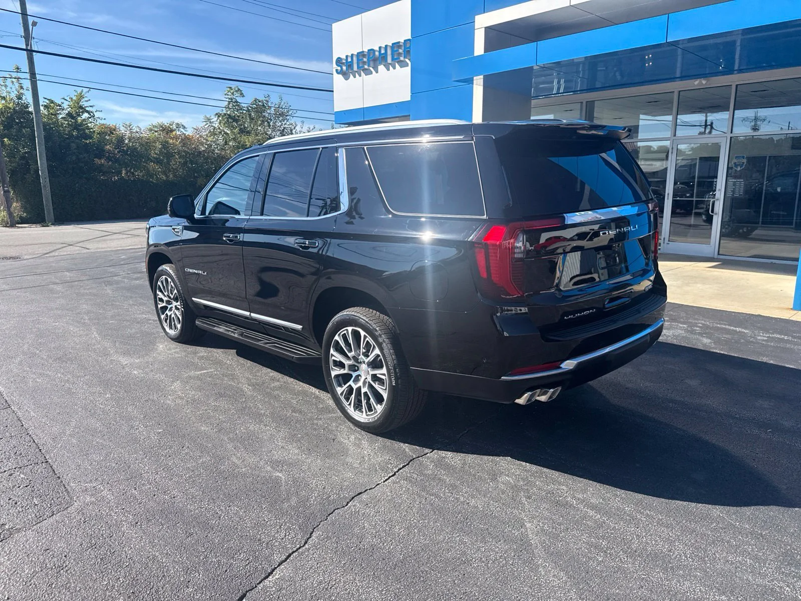 2026 GMC Yukon Denali - Photo 6