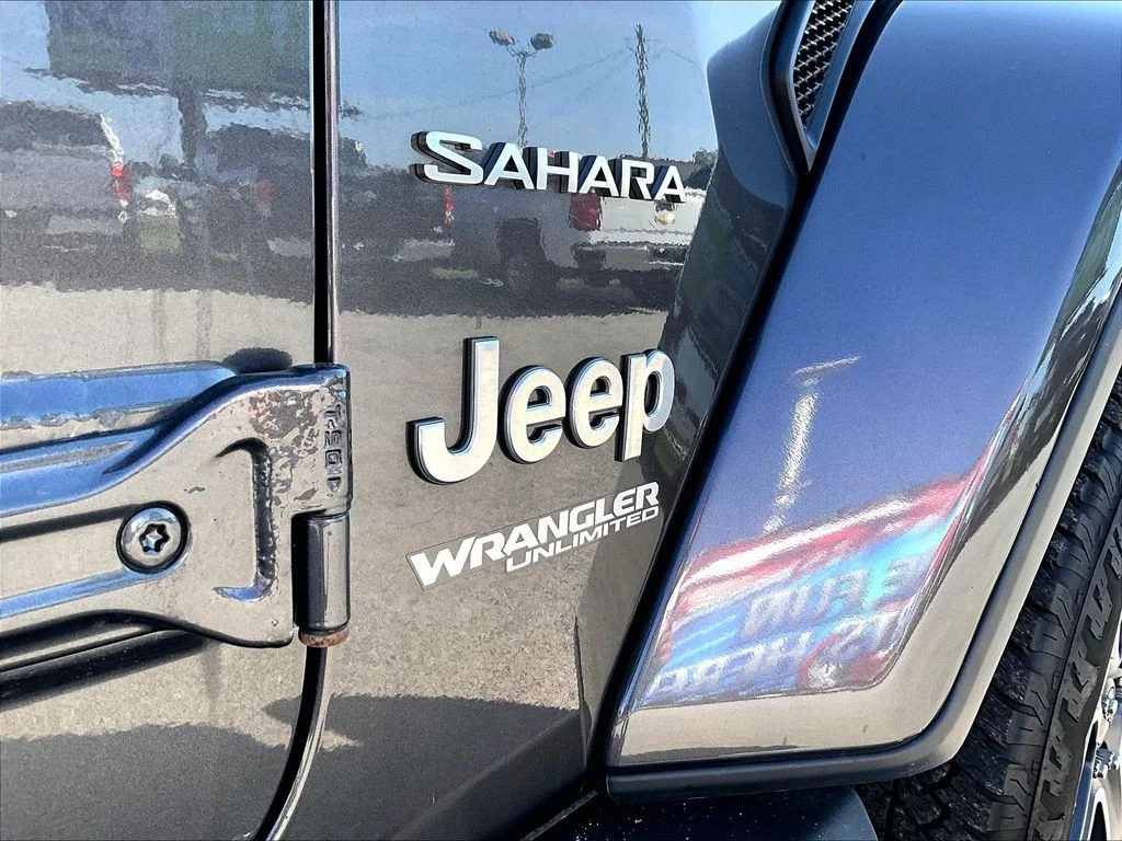 Used 2019 Gray Jeep Unlimited Sahara image 9