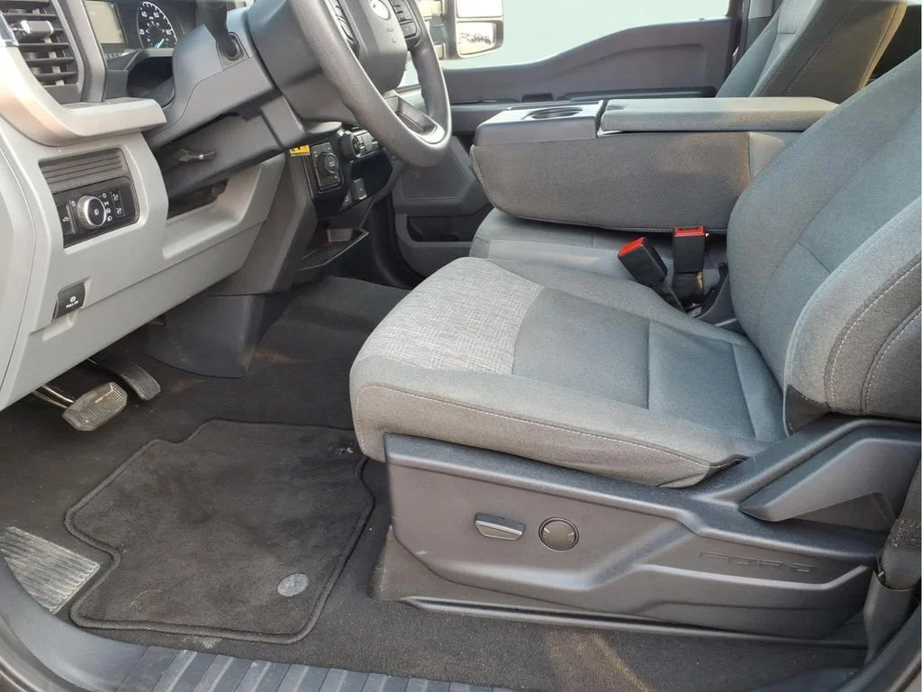 Used 2025 Gray Ford XLT image 19