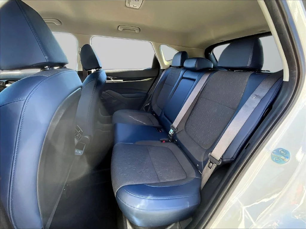 Used 2024 Snow White Pearl Kia S image 23