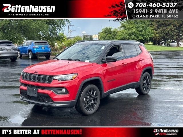 Used 2023 Red Jeep Latitude image 1