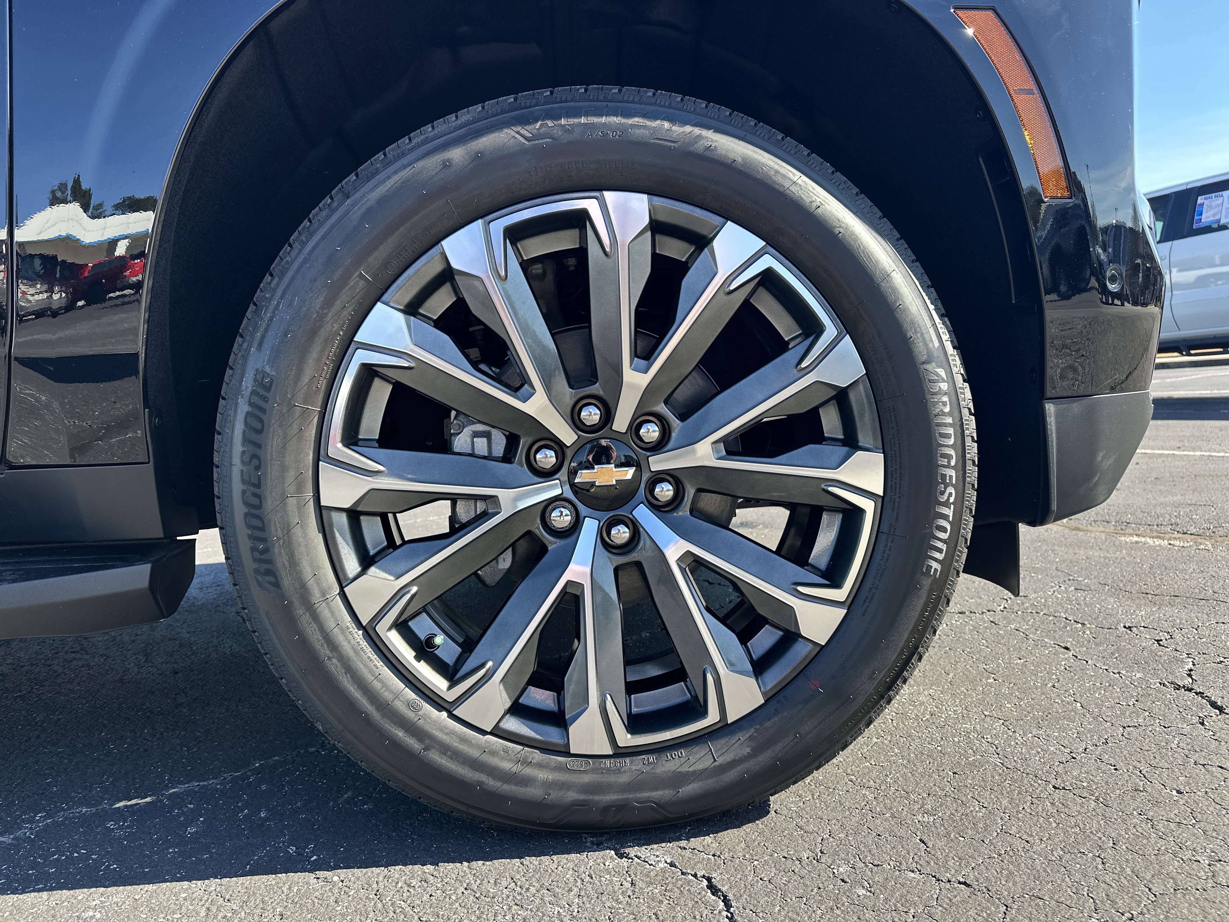 2026 Chevrolet Suburban High Country - Photo 13