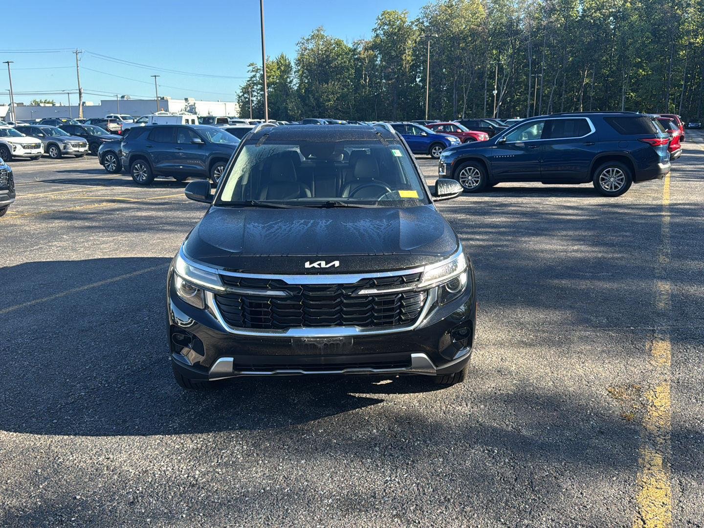 Used 2024 Fusion Black Kia EX image 4