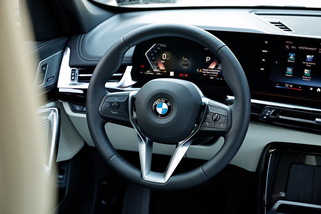 Used 2026 Space Silver Metallic BMW xDrive28i image 27