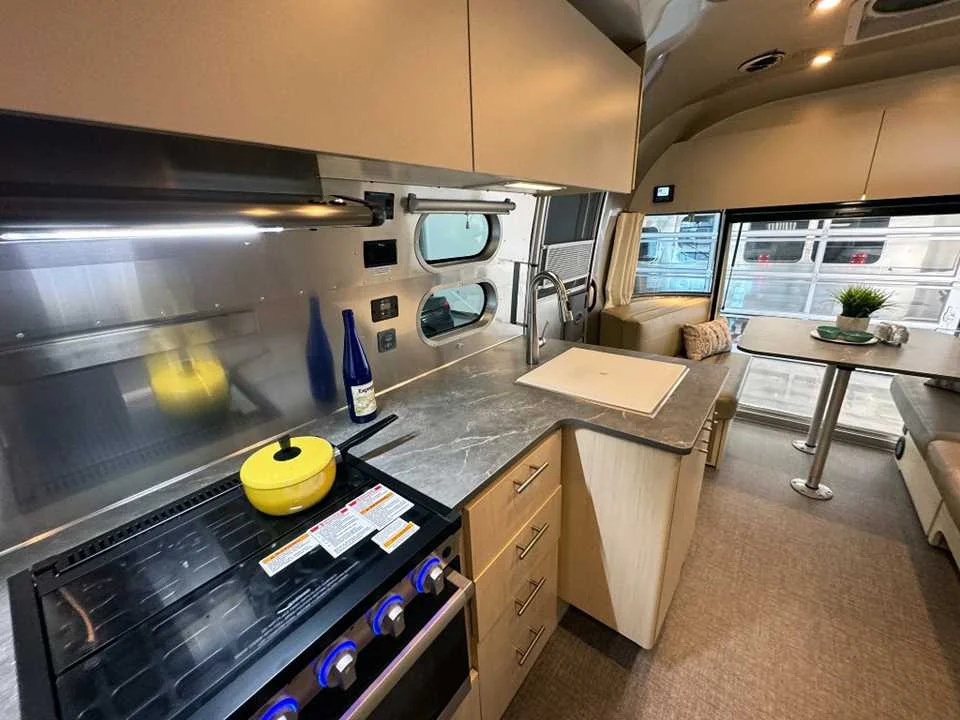 Used 2025 SILVER AIRSTREAM  image 39