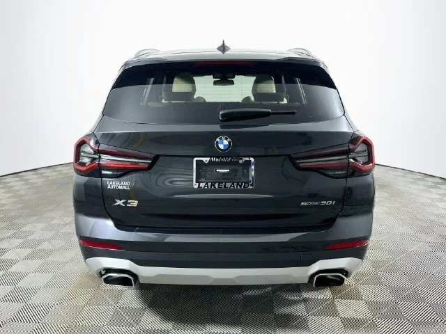 Used 2022 Gray BMW sDrive30i image 4