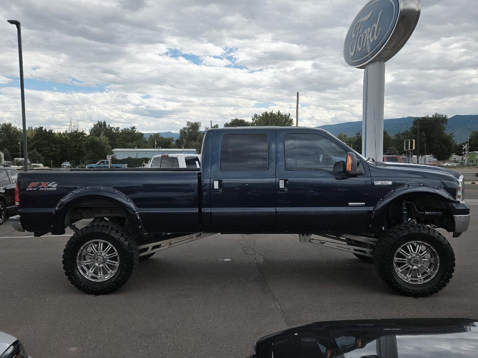 Used 2007  FORD XL image 7