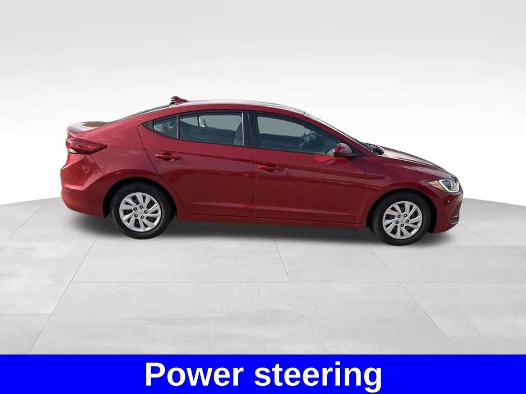 Used 2017 Red Hyundai SE image 7