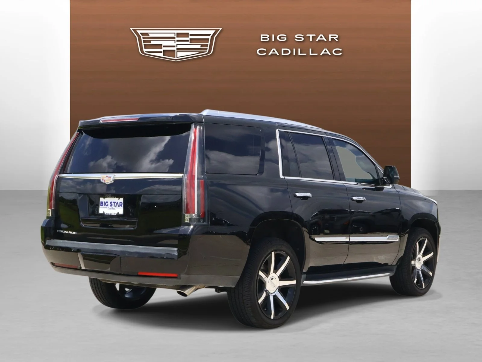 Used 2018 BLACK RAVEN Cadillac Luxury image 4