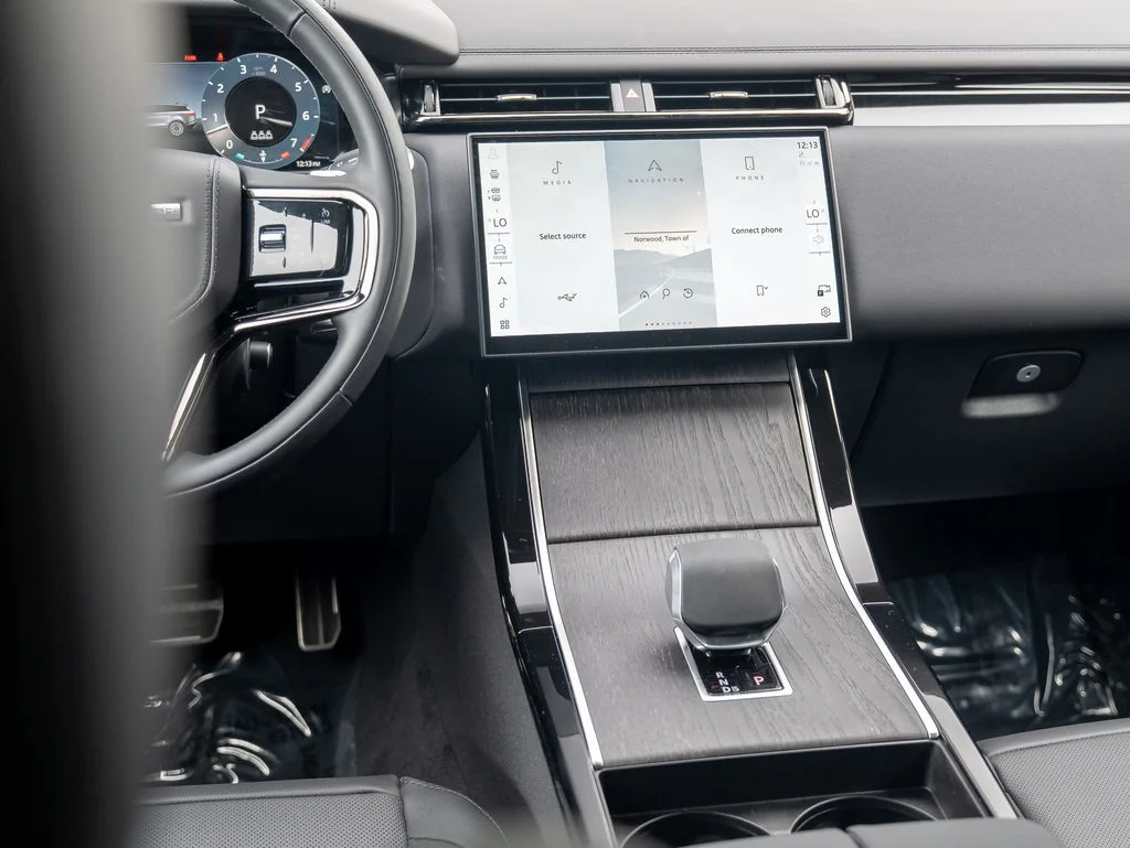 Certified Used 2026 Black Land Rover Dynamic SE image 21