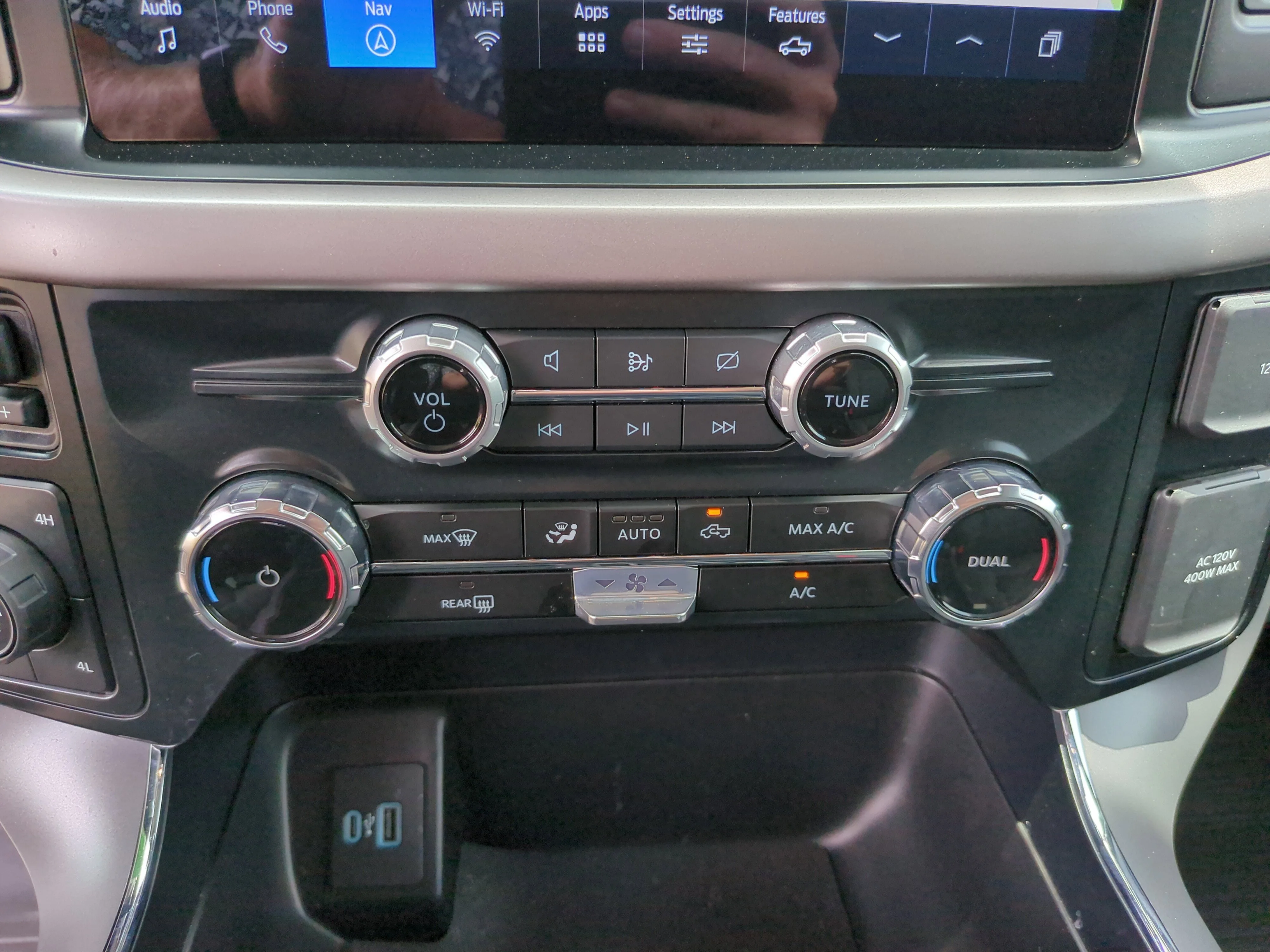 Used 2024 Avalanche Ford XLT image 28