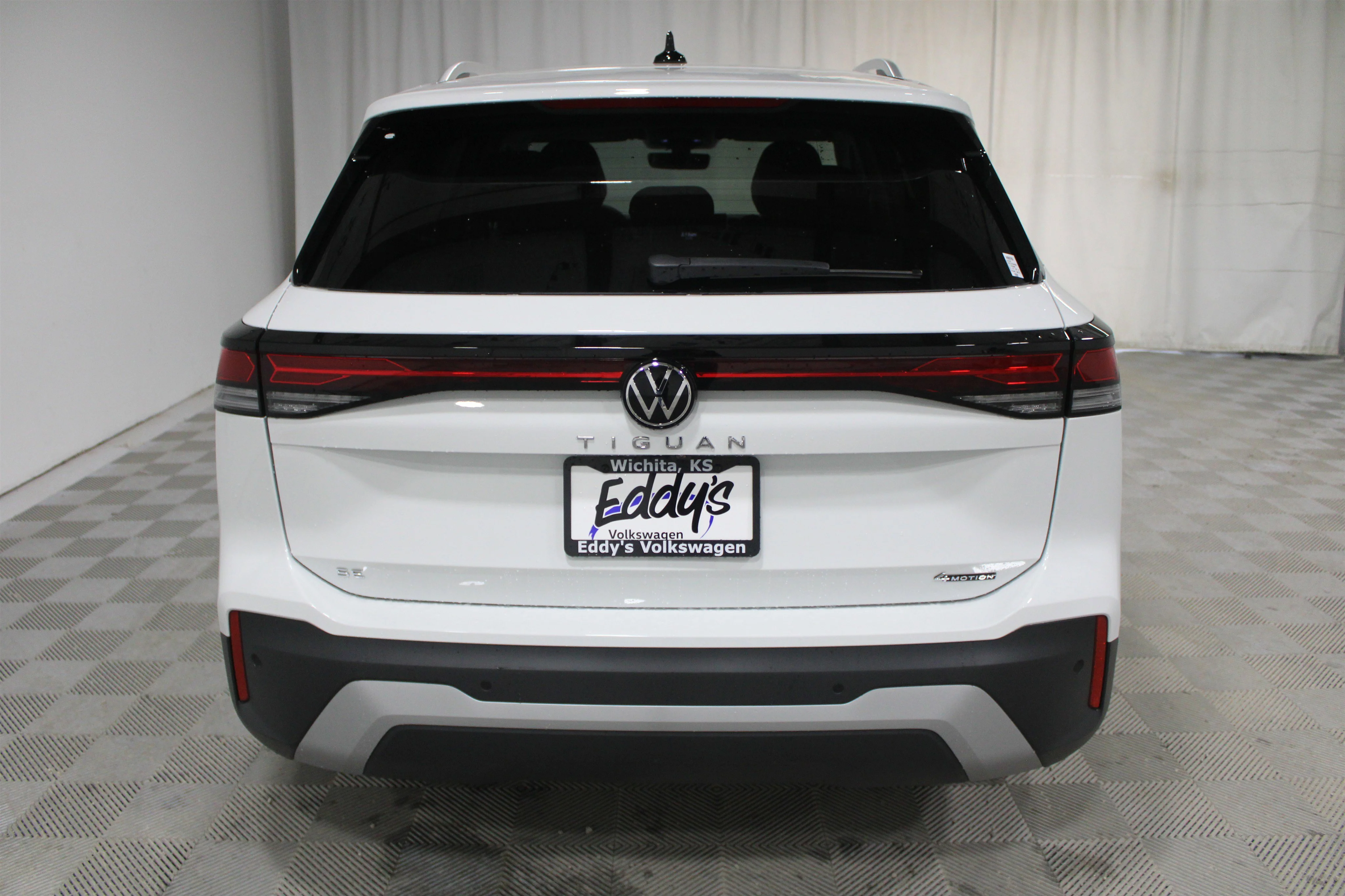 New 2026 Pure White Volkswagen SE image 27