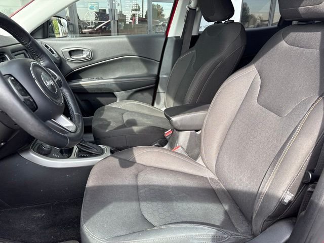 Used 2018 Red Jeep Sport image 4