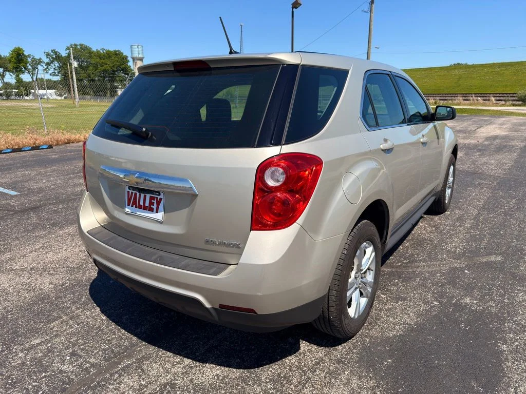 Used 2013 Gold Chevrolet LS image 9