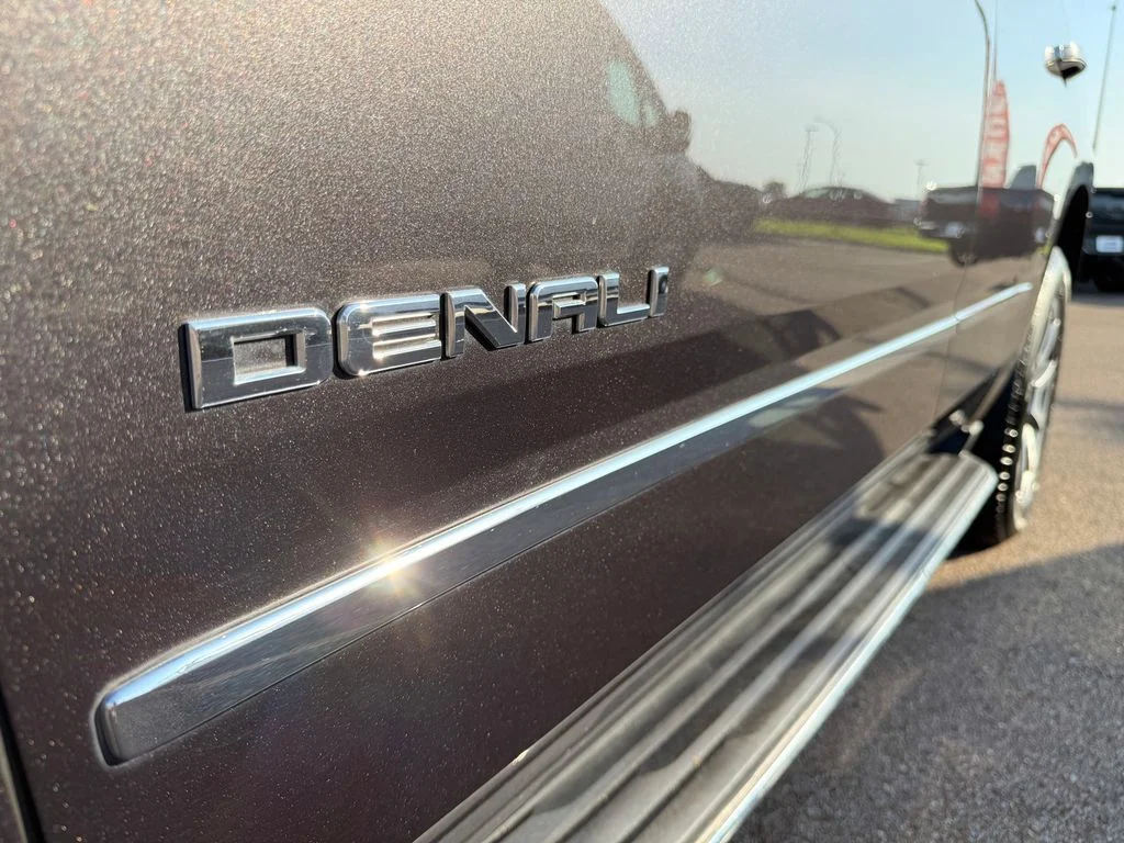 Used 2017 Iridium Metallic GMC Denali image 26