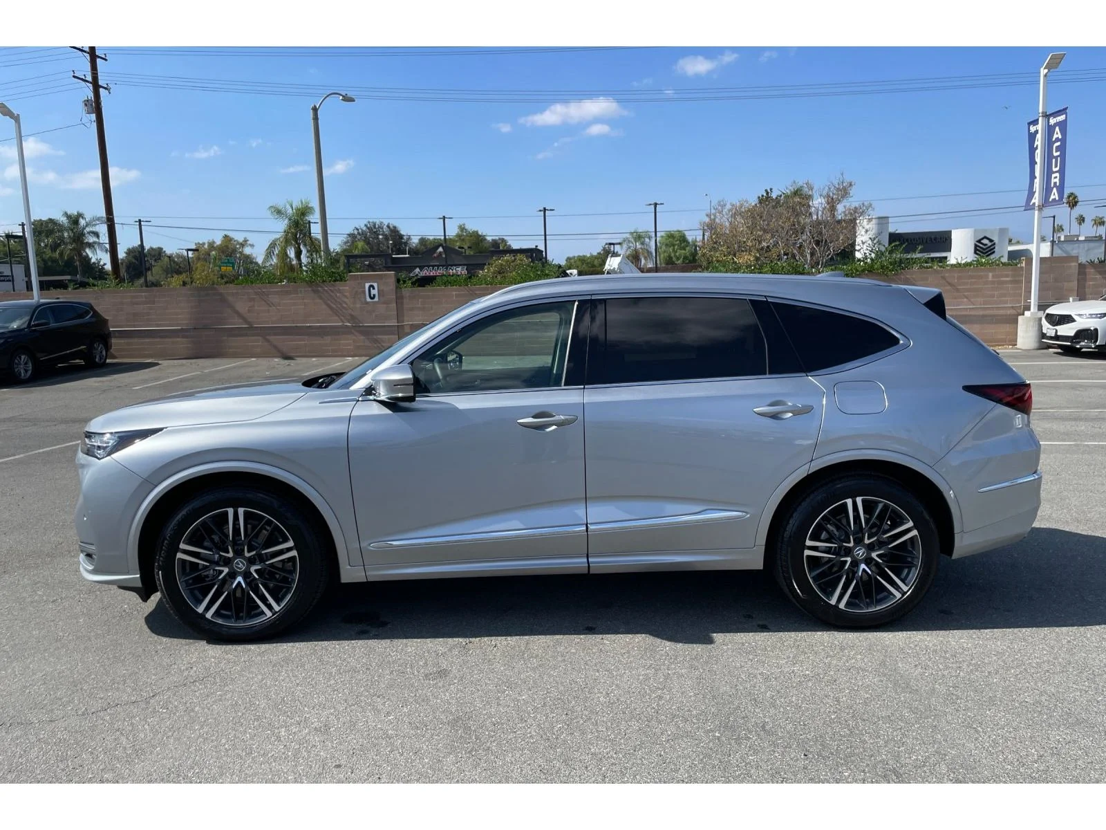 Used 2026 Solar Silver Metallic Acura w/Advance Package image 2