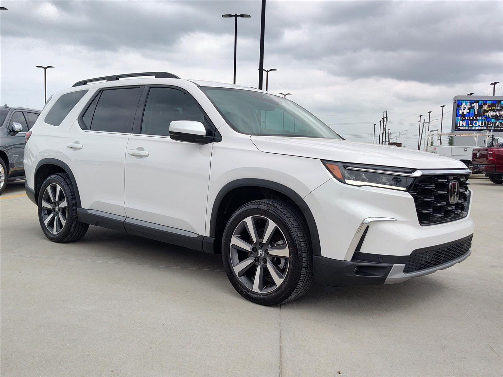 Used 2025  Honda Touring image 11