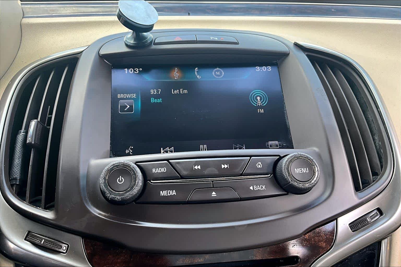 Used 2015 White Frost Tricoat Buick Leather image 33