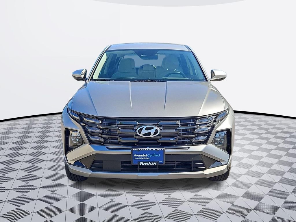 Used 2025 Silver Hyundai SE image 9
