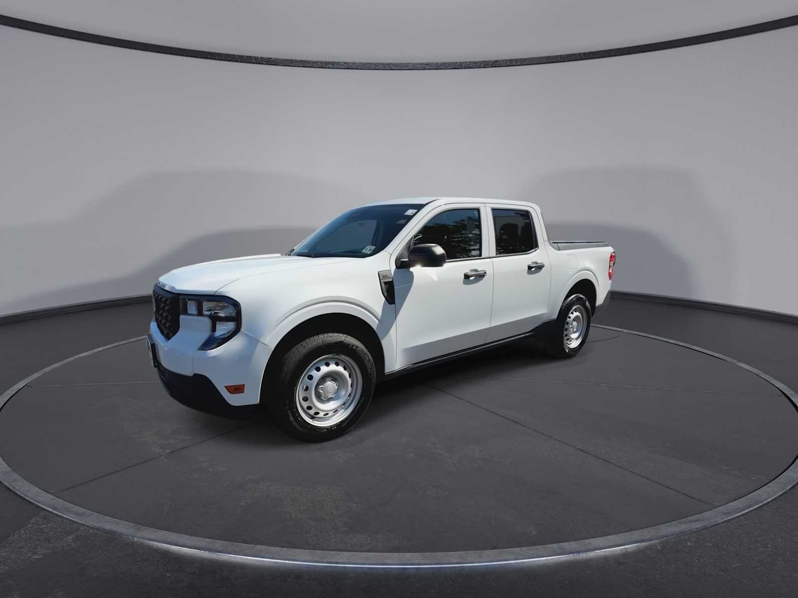 Used 2025 Oxford White Ford XL image 4